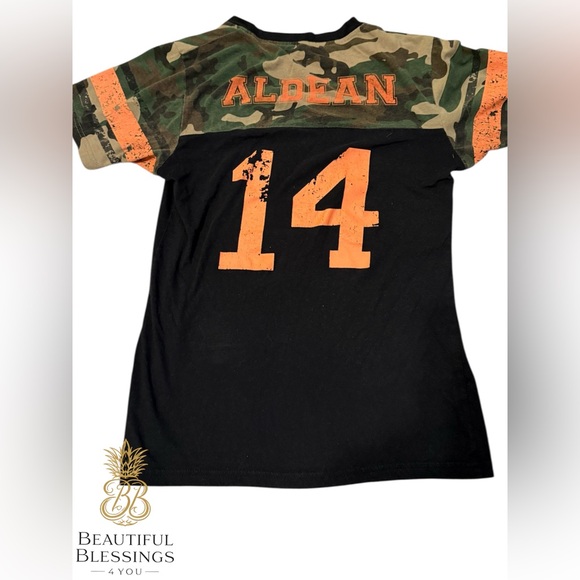 Jason Aldean Concert Shirt. She's Country. Distressed Orange Print Sz Med - Picture 3 of 5